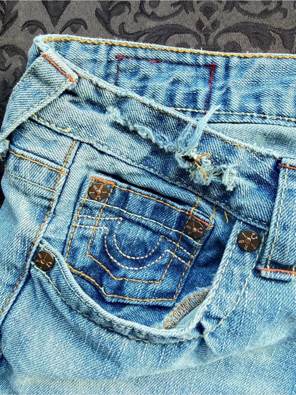 True Religion BOBBY limited embroidered jeans
Size 30 inseam 31” - Picture 5 of 8